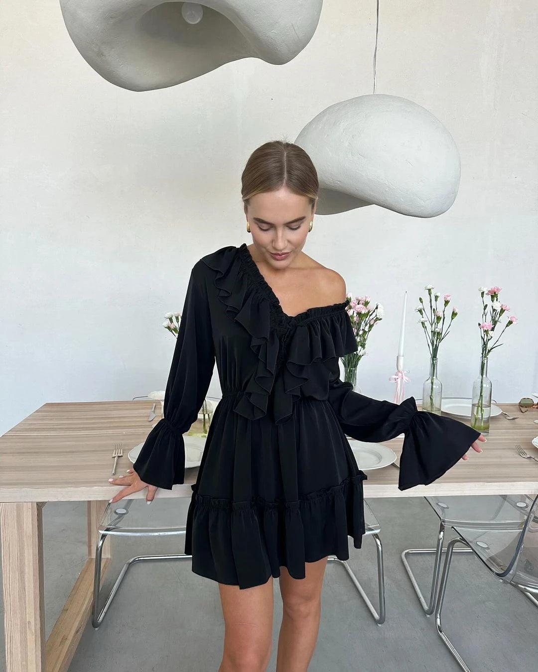 S/S 25' Ruffled V-Neck Mini Dress